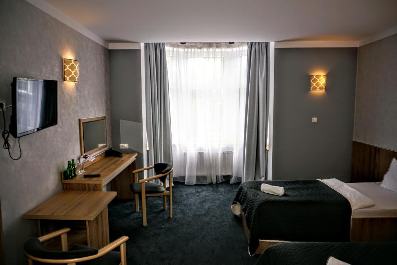 Aviator Hotel Restauracja & Spa Паб'яніце Екстер'єр фото