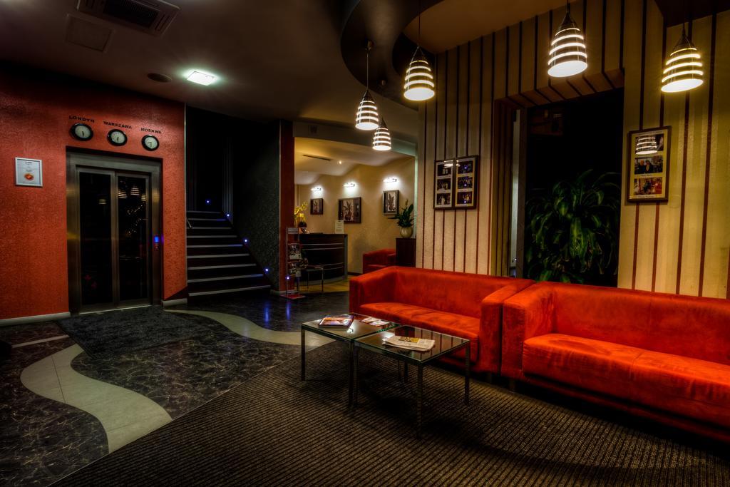 Aviator Hotel Restauracja & Spa Паб'яніце Екстер'єр фото