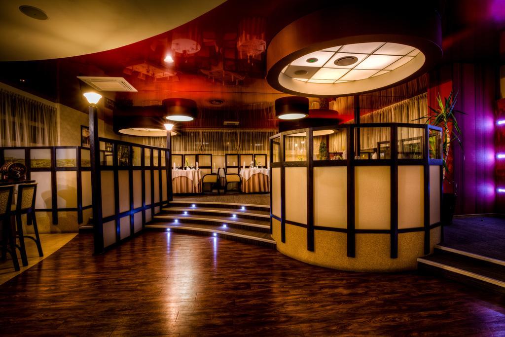 Aviator Hotel Restauracja & Spa Паб'яніце Екстер'єр фото
