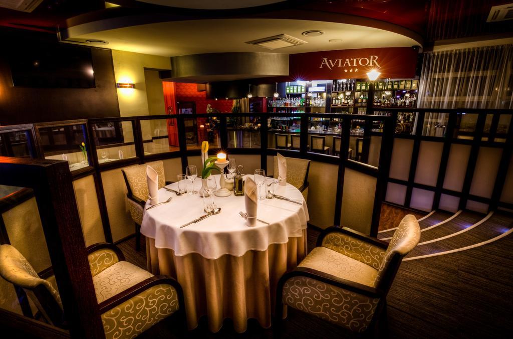 Aviator Hotel Restauracja & Spa Паб'яніце Екстер'єр фото