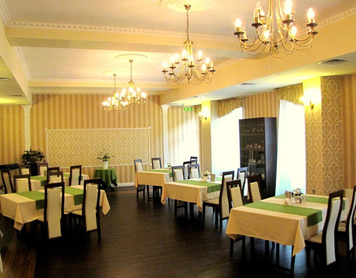 Aviator Hotel Restauracja & Spa Паб'яніце Екстер'єр фото
